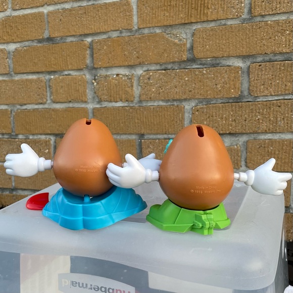 Giant Mr. Potato Head Container 2 Regular Potato Heads 2 Mini Heads Many Parts - Picture 8 of 15